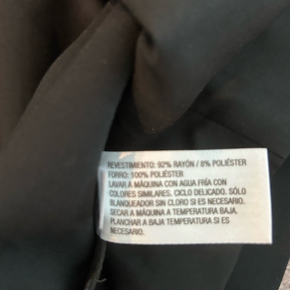 A New Day Women’s Black Blazer NWT Size L
Size L - Picture 4 of 5